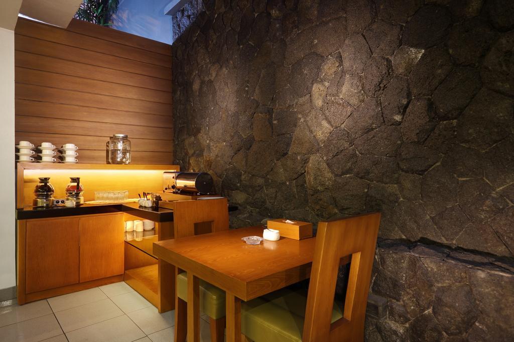 Ilos Hotel Bandung Exterior photo