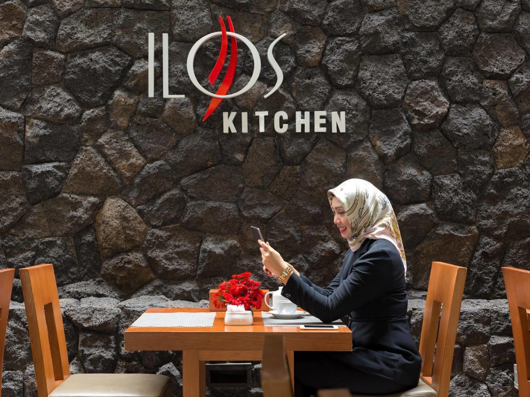 Ilos Hotel Bandung Exterior photo