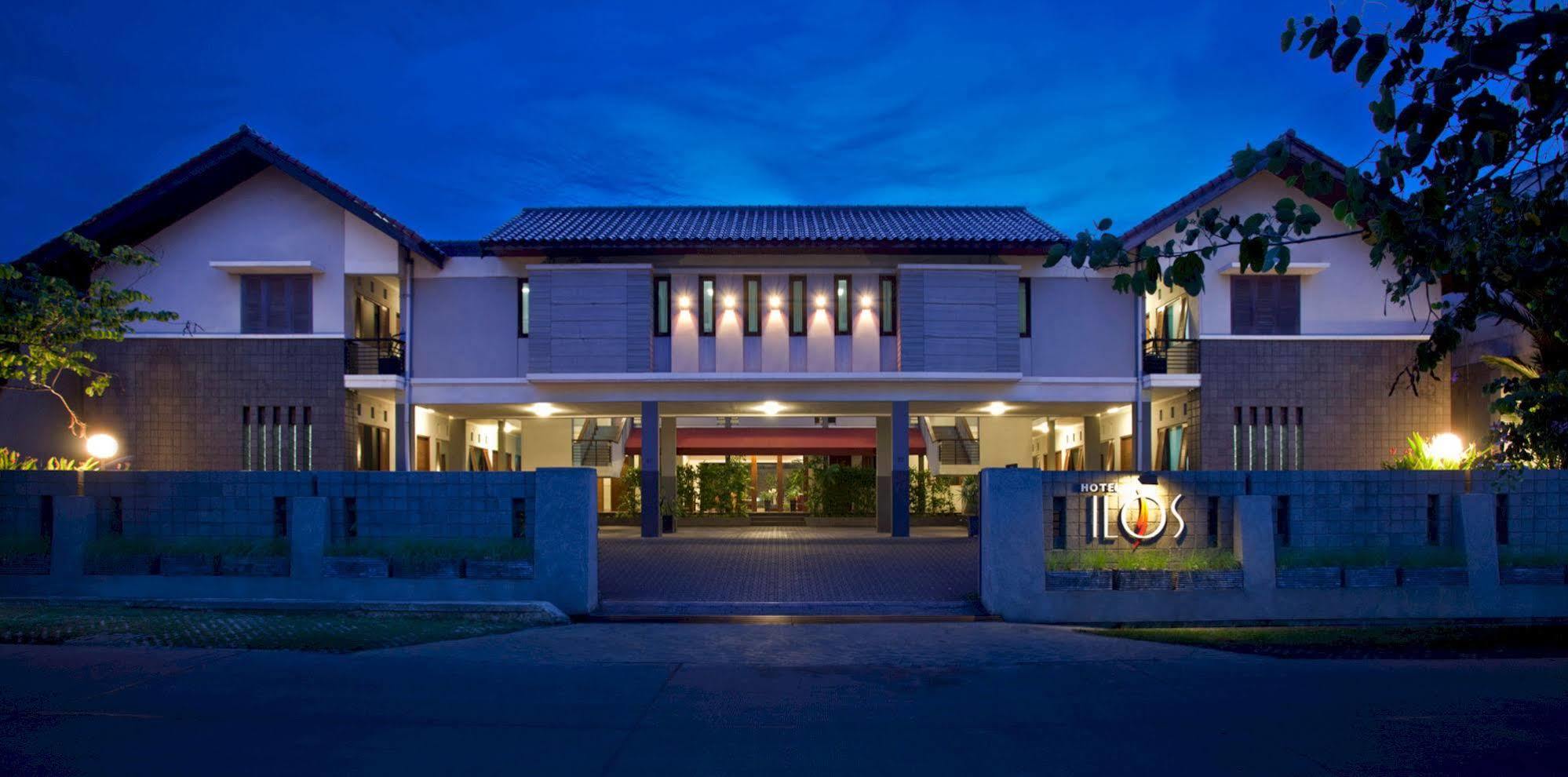 Ilos Hotel Bandung Exterior photo